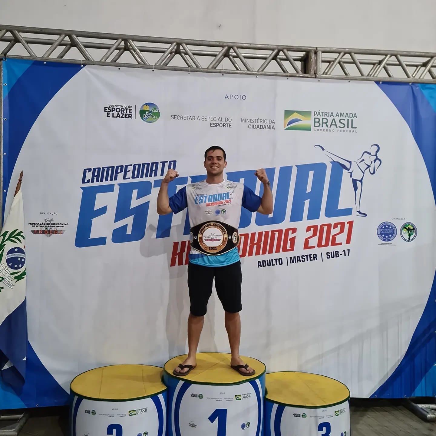 Pedro Dutra, campeão carioca de Kickboxing de 2021