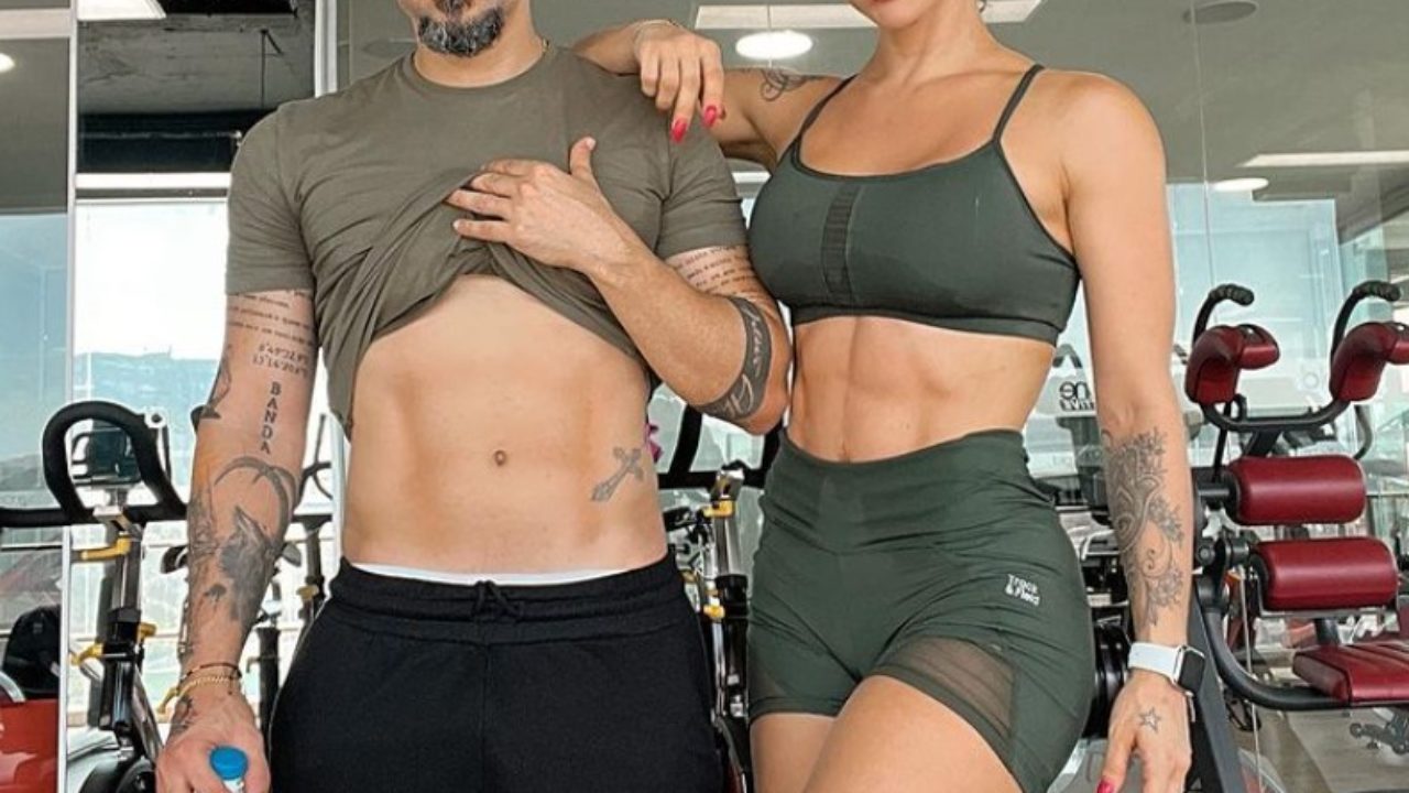 Kelly Key e personal trainer são tipo gêmeas! Olha isso