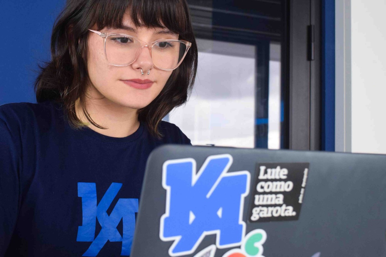 Kenzie e Brazilians in Tech abrem inscrições para curso gratuito de programação para mulheres