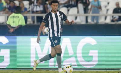 Niko Hämäläinen está de saída do Botafogo