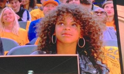 Blue Ivy durante jogo da NBA