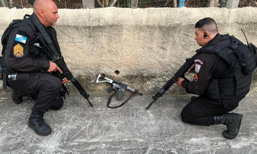 Polícia Militar realiza operação na Vila Kennedy Super Rádio Tupi