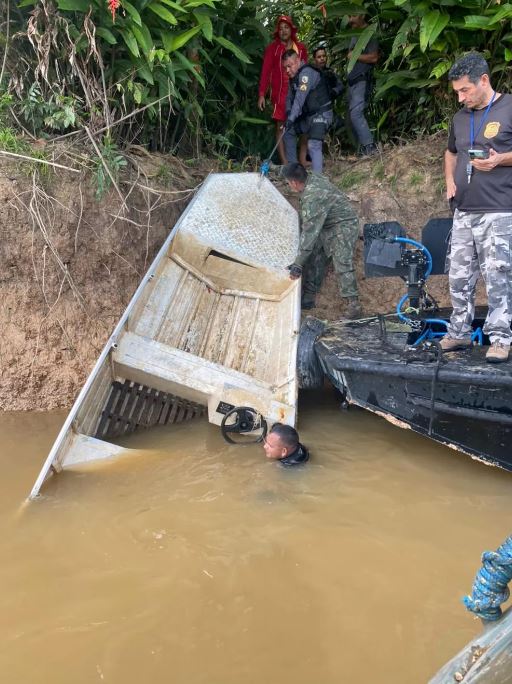 Barco de Bruno Pereira e Dom Phillips é encontrado no Amazonas