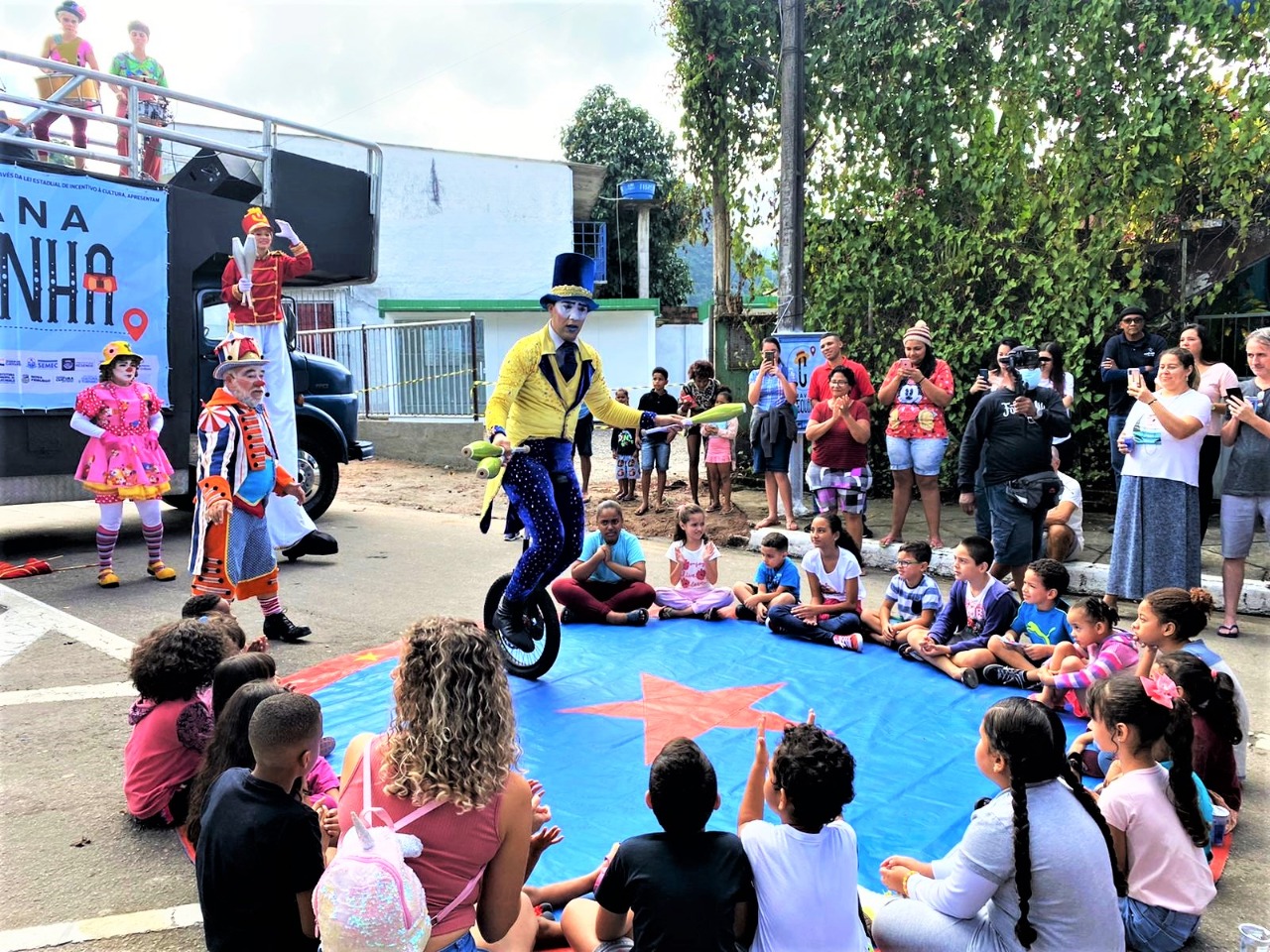 Chegou a vez de Cantagalo e Friburgo receberem os Cortejos Circenses do Projeto Caravana Carequinha