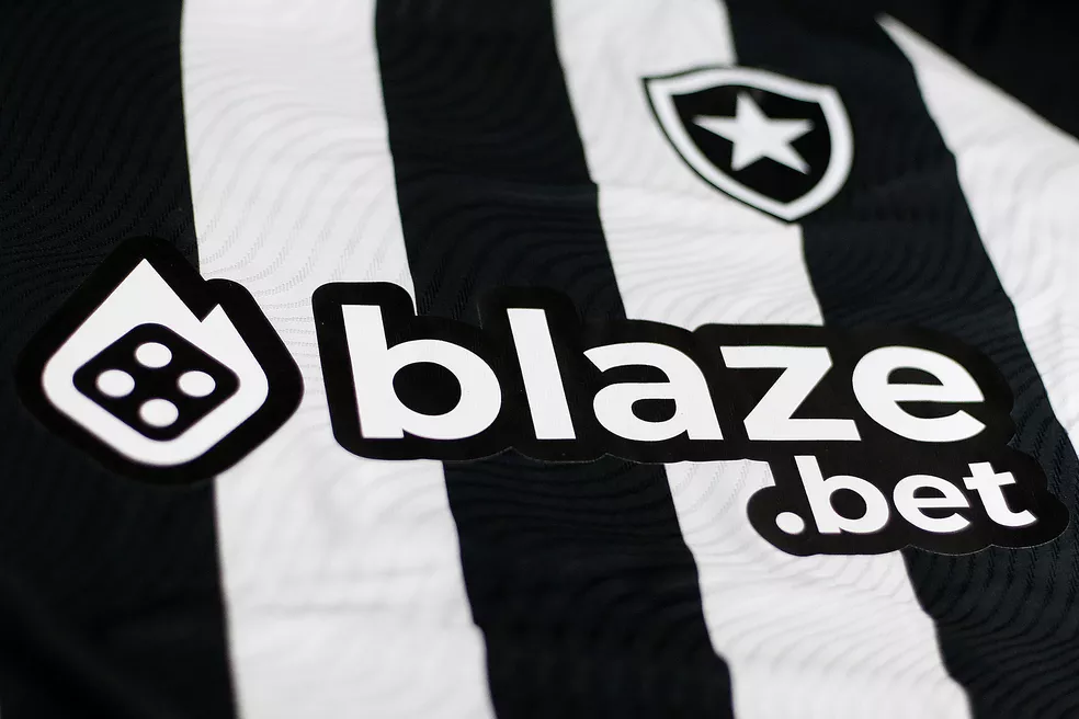 Blaze é a nova patrocinadora máster do Santos FC - Santos Futebol Clube