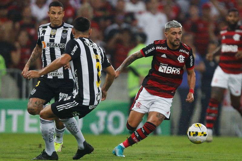 O inferno é aqui! Flamengo reverte placar, bate o Atlético-MG e avança às  quartas de final da Copa do Brasil - Super Rádio Tupi