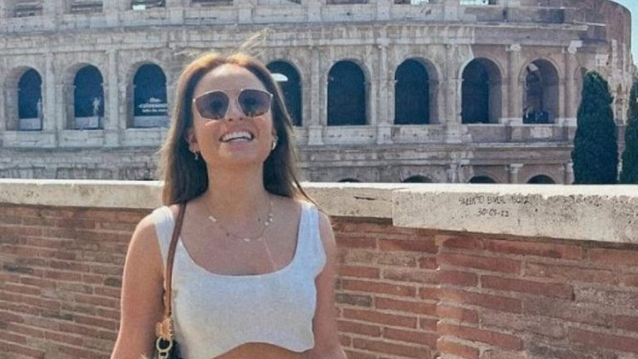 Larissa Manoela tira férias e viaja para a Roma - Super Rádio Tupi