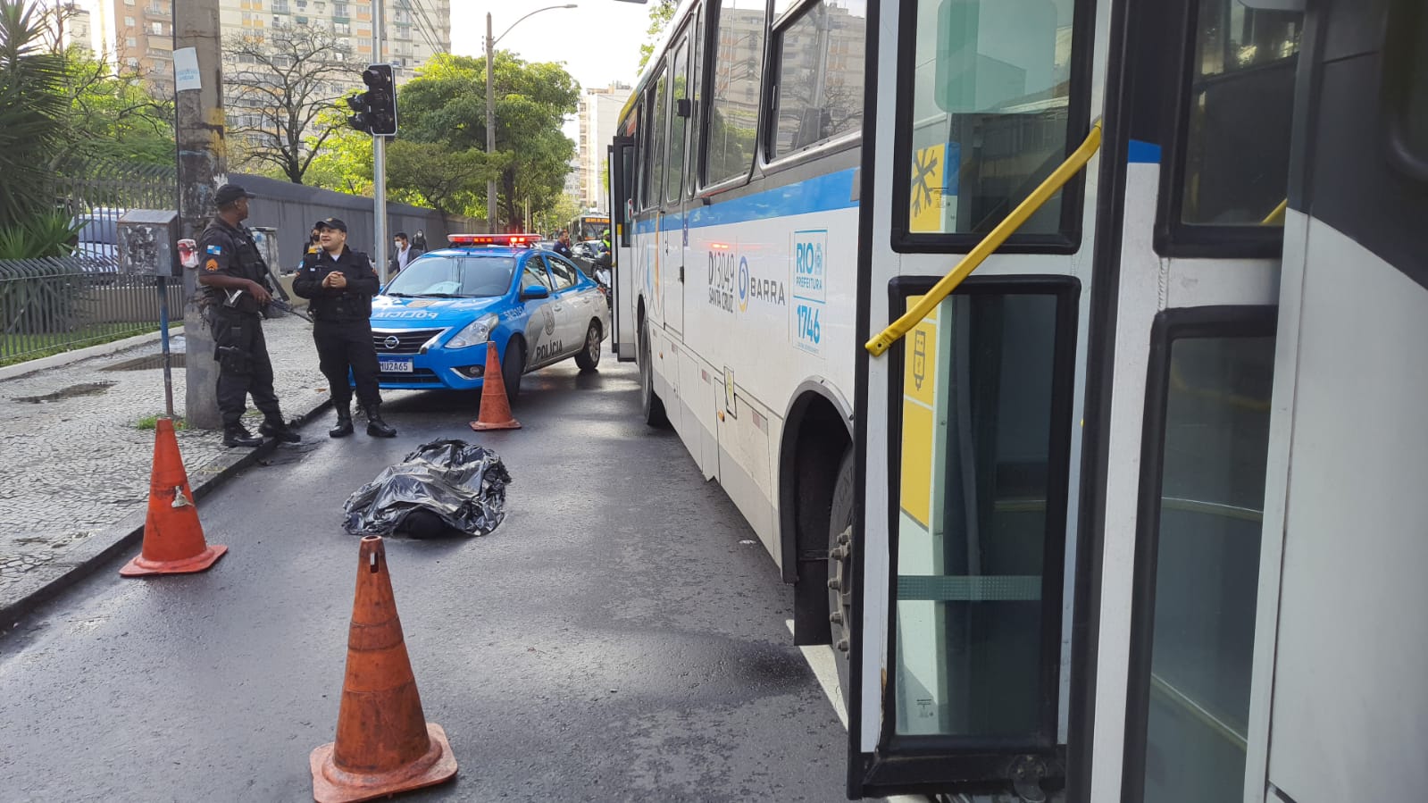 Policial de folga reage a tentativa de assalto no Maracanã e suspeito é morto