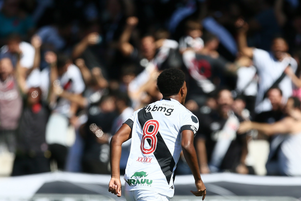 Vasco fará proposta de renovação para Andrey Santos