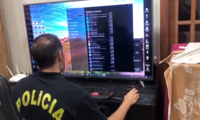 perito da Polícia Federal analisa arquivos de conteúdo pornográfico infantil encontrado em computador do acusado em Macaé