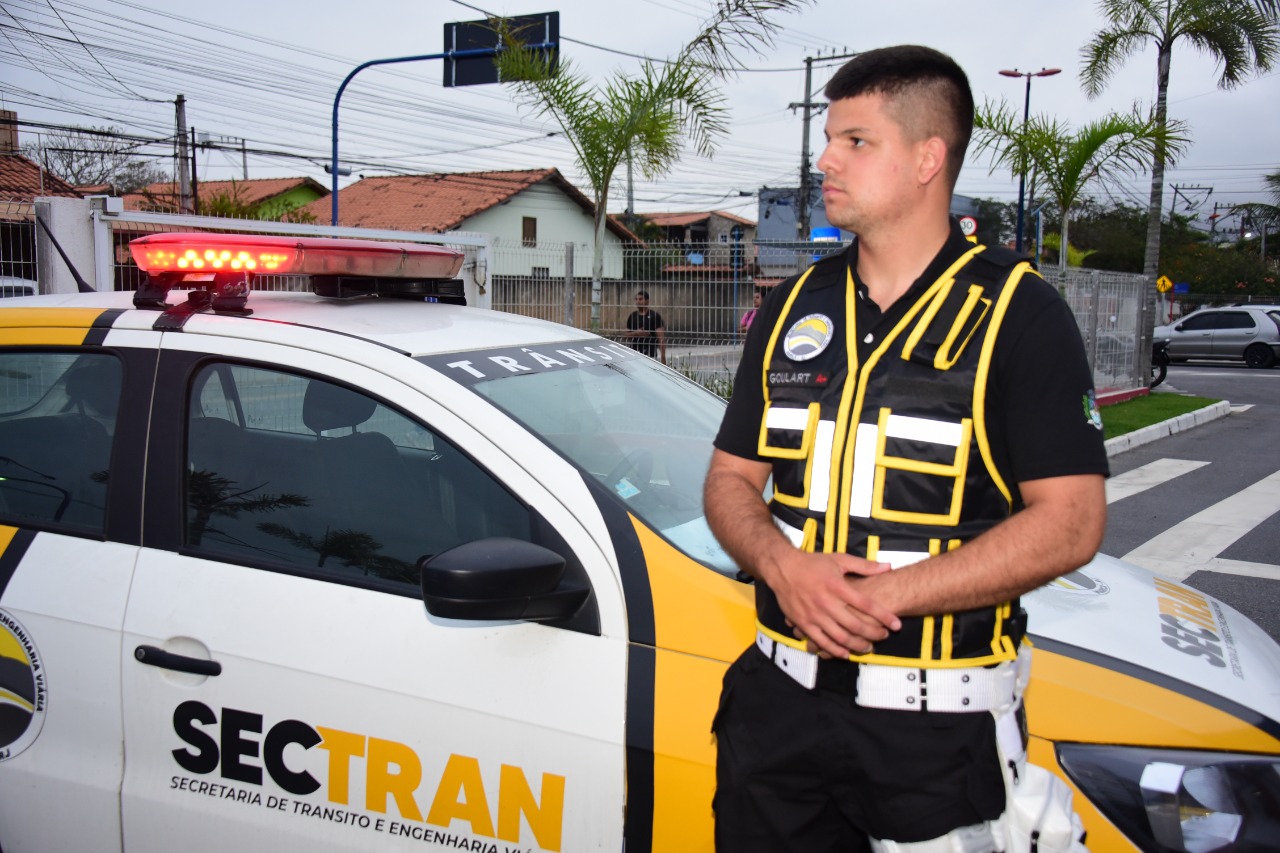 Guarda municipal Juan Goulart, de 24 anos, salvou a vida do bebê engasgado em Maricá