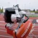 Robô percorre 100 metros em 24 segundos