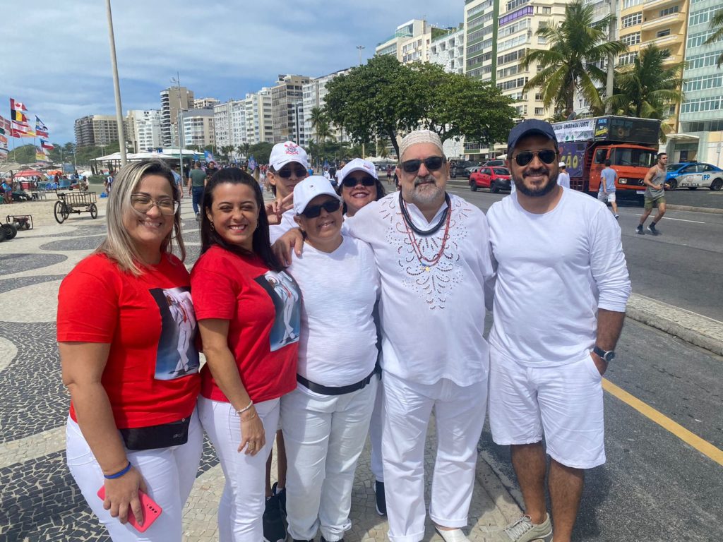 FIERJ celebra 70 anos e participa da Caminhada em Copacabana – B