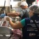 Carnes e alimentos apreendidos em estabelecimentos no Maracanã e no Centro
