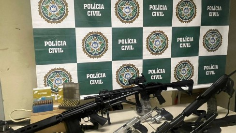 Colecionador de armas e outros cinco, são investigados por repassarem armamentos e munições a maior facção criminosa do Rio