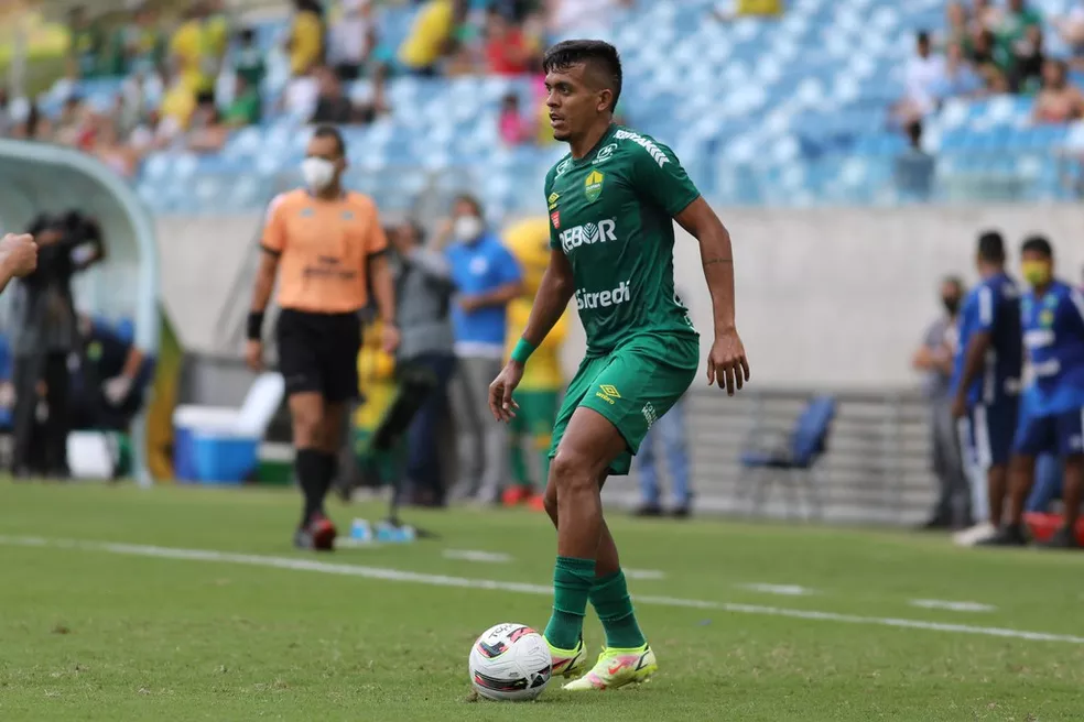 Igor Cariús em ação pelo time do Cuiabá