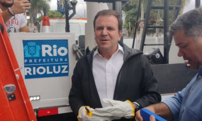 Prefeitura do Rio inicia ação 'caça fio' nos postes da cidade