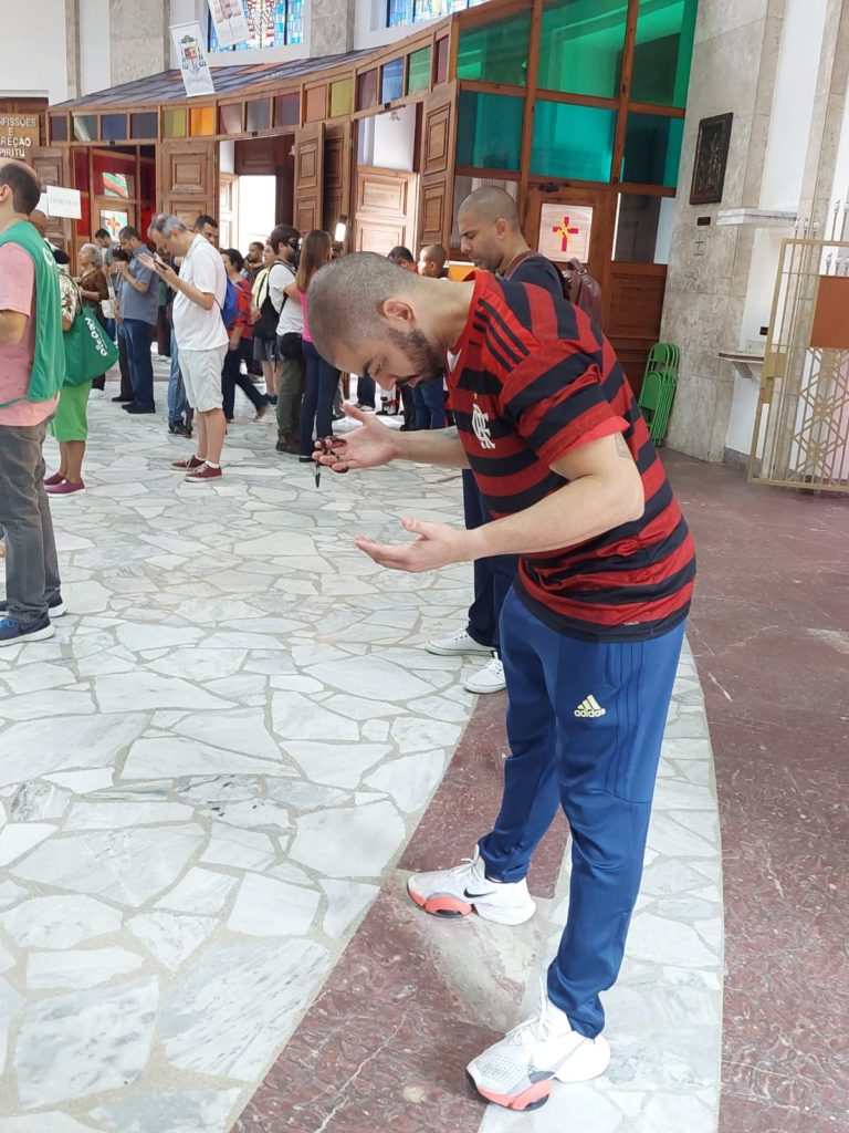 Flamenguista na igreja de São Judas Tadeu