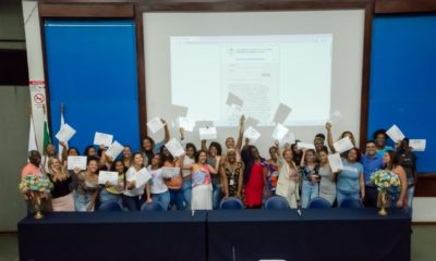 Alunos das oficinas de empreendedorismo do Projeto Na Régua recebem certificados de conclusão na UERJ