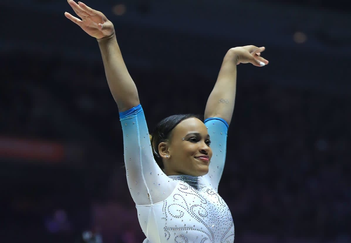 Rebeca Andrade sobre ouro no campeonato Mundial de Ginástica