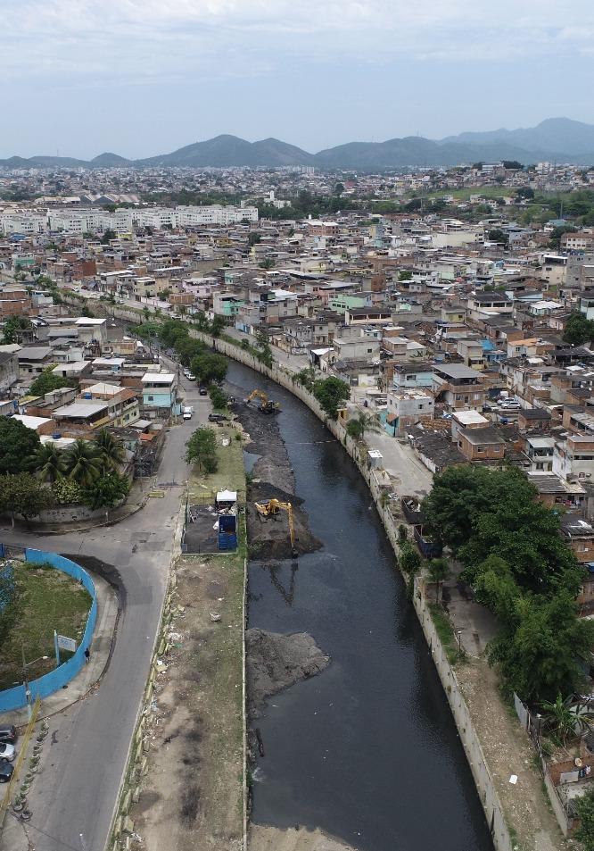 Prefeitura do Rio trabalha no desassoreamento do Rio Acari, na Zona Norte 