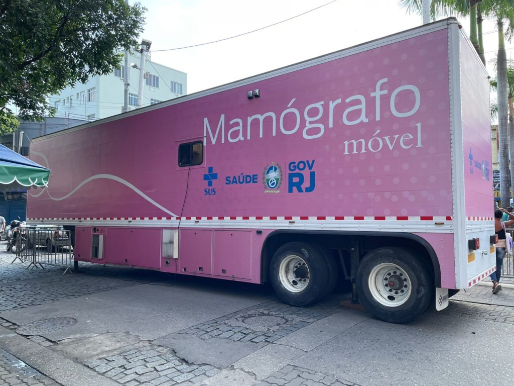 Mamógrafo móvel na Semana da Saúde em Nova Iguaçu