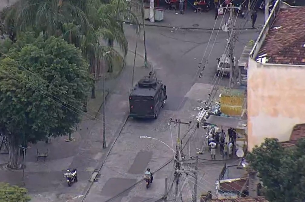 Polícia Militar no Morro do Juramento