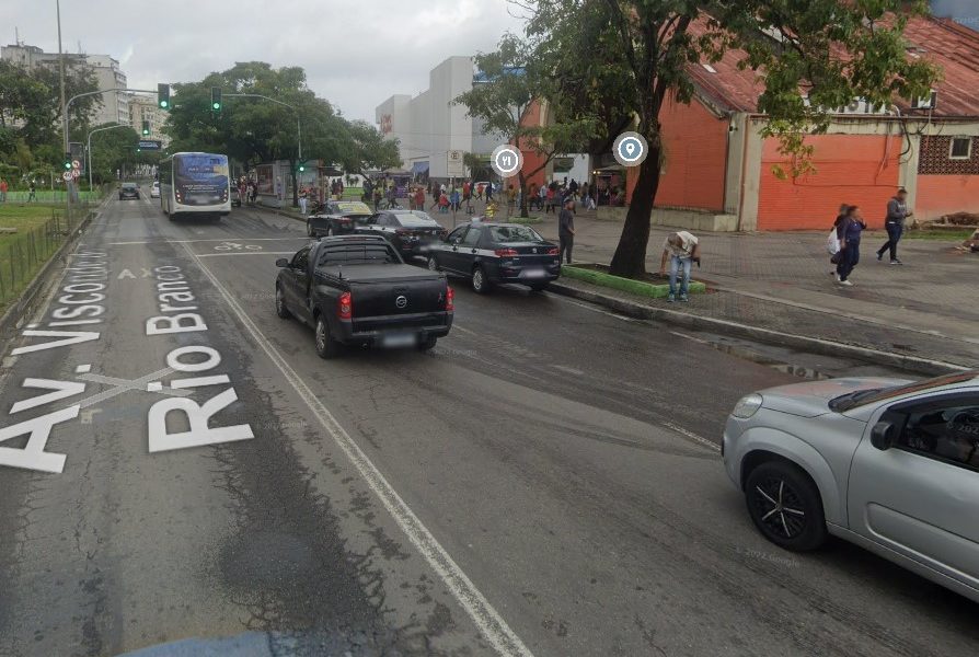 Mulher Morre Ao Ser Atropelada Por ônibus No Centro De Niterói Super Rádio Tupi 