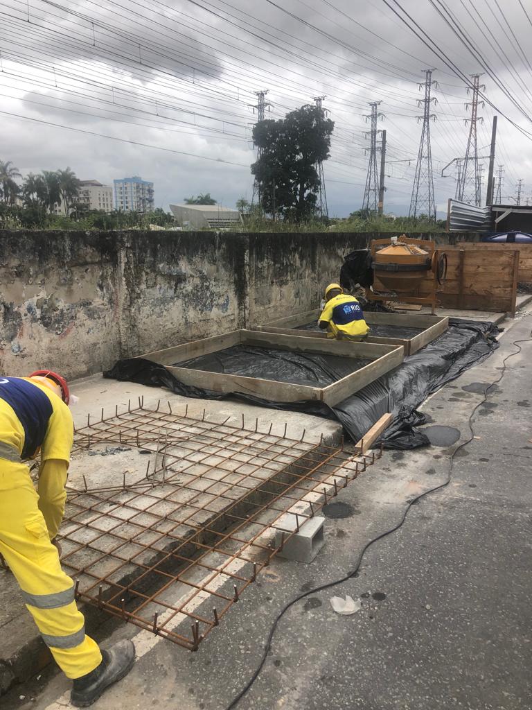 Prefeitura do Rio realiza obra de drenagem no entorno do Mercadão de Madureira