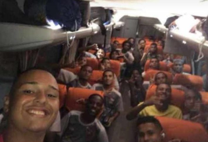 Acidente de ônibus com jogadores de time de futebol do Rio deixa quatro mortos