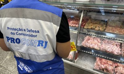 Procon-RJ descarta 1/2 tonelada de alimentos impróprios encontrados em estabelecimentos no Rio e na Baixada