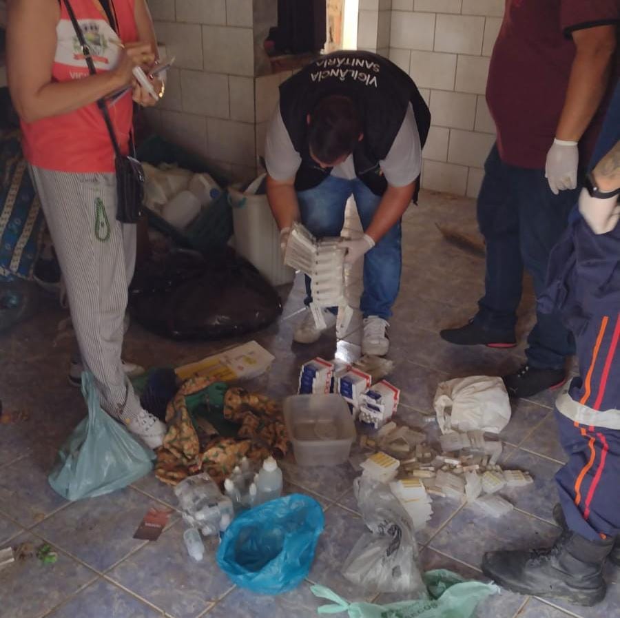 Asilo clandestino que mantinha idosos em condições insalubres é alvo de operação em Belford Roxo; três pessoas foram presas