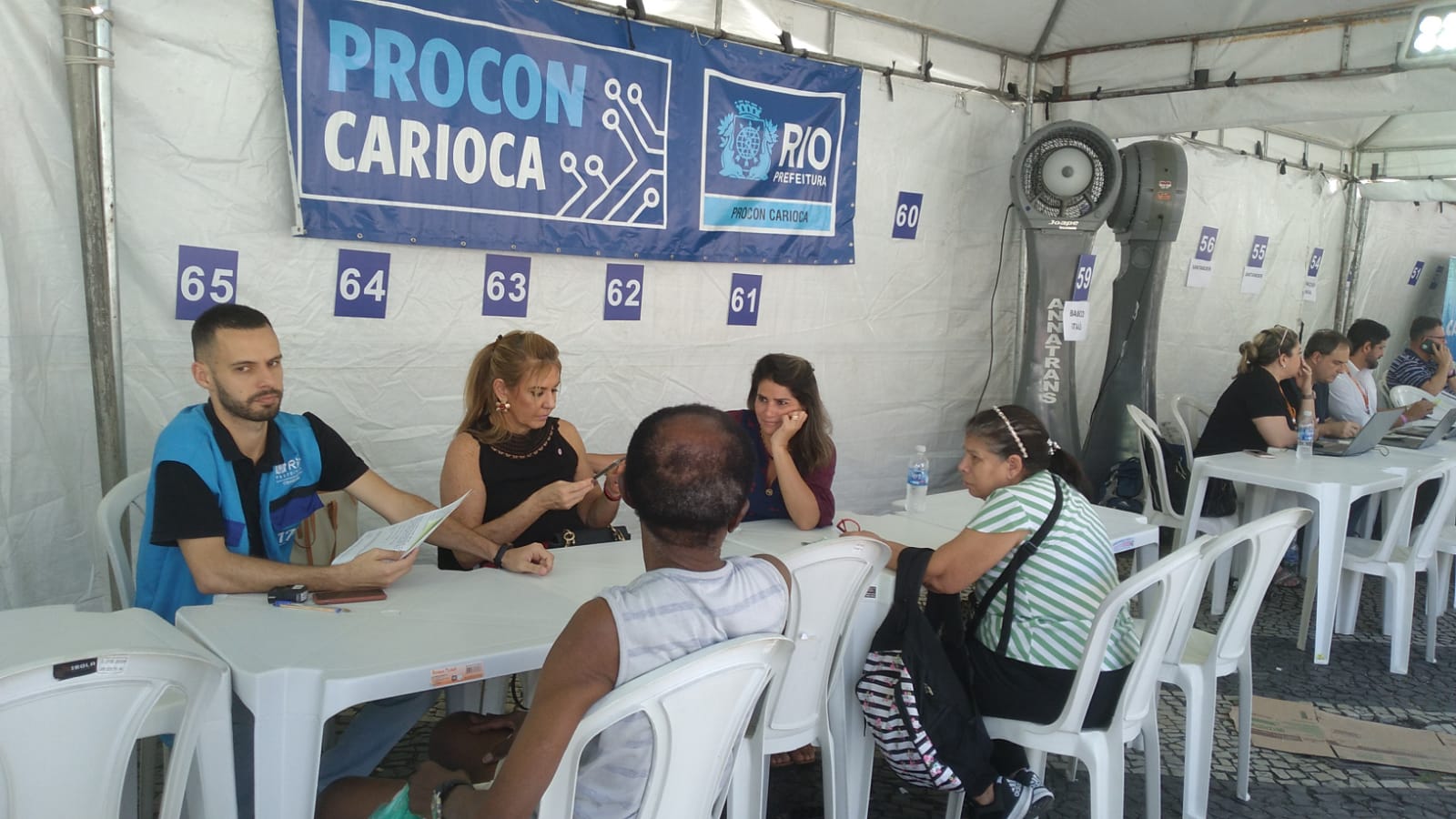 Procon Carioca realiza 'mutirão de renegociação de dívidas' na semana do Consumidor (Foto: Divulgação)