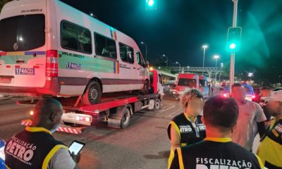 Vans clandestinas são rebocadas durante fiscalização do Detro no Maracanã (Foto: Divulgação)