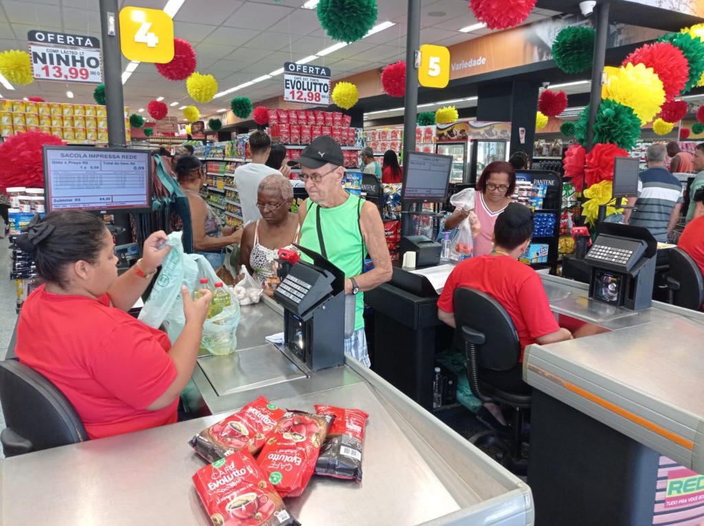 Rede Economia inaugura loja em Niterói