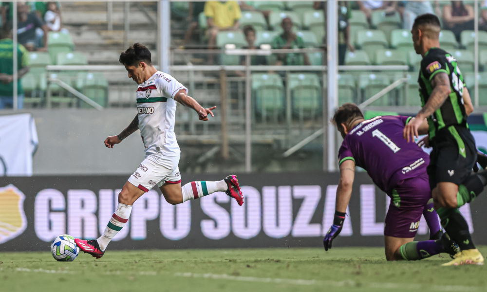 Cano se torna o segundo maior artilheiro do Fluminense no século