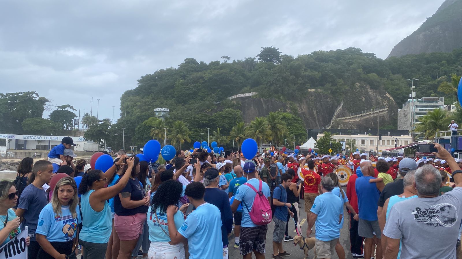 Dia Mundial de Conscientização do Autismo é celebrado com ato na Zona Sul do Rio (Foto: Tatiana Campbell/ Super Rádio Tupi)