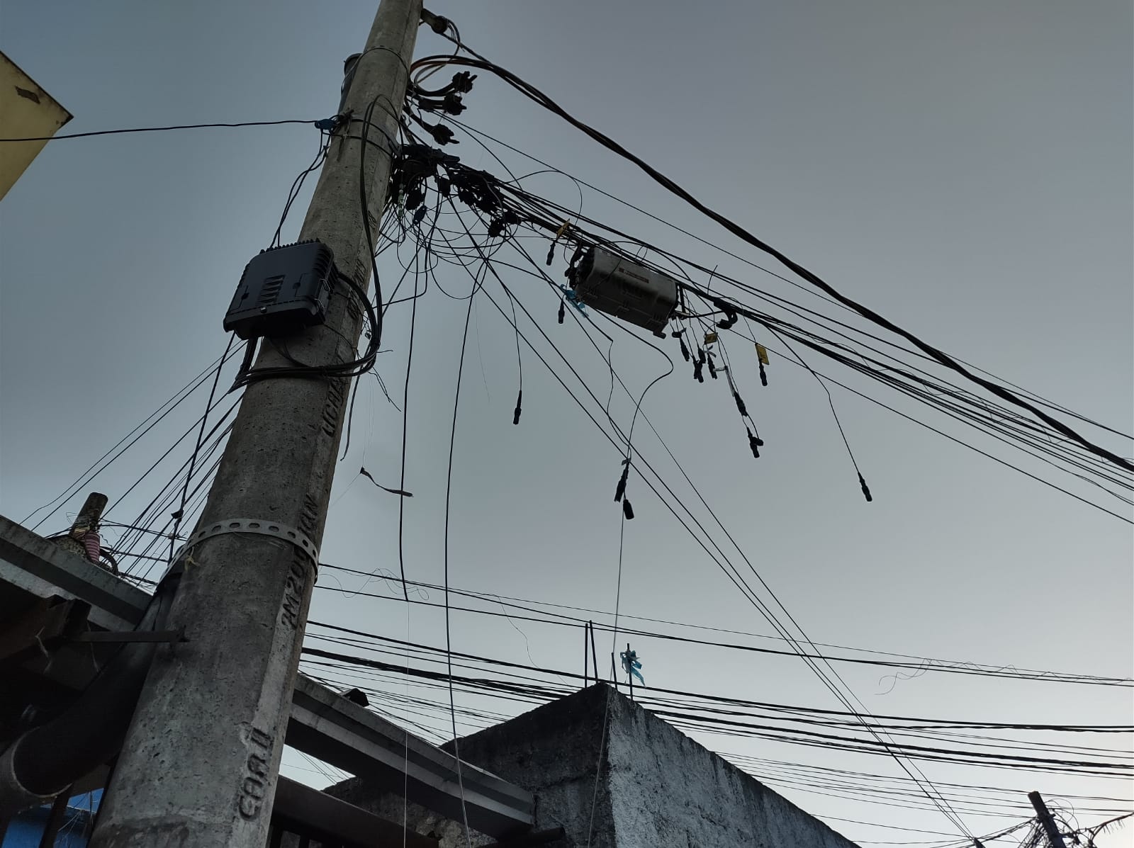 Operação mira monopólio da internet pelo tráfico na Zona Oeste do Rio