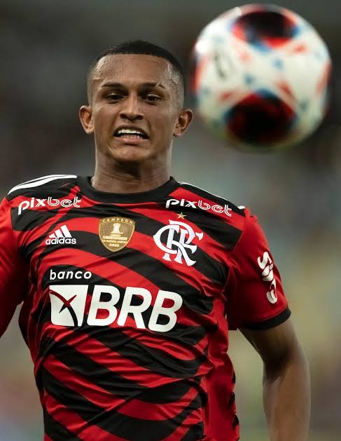 Wesley se recupera e está zerado para participar de Flamengo x