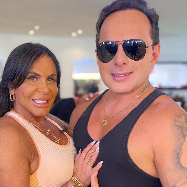 Gretchen rebate seguidora após ela dizer que marido de cantora é gay: 'Quem se deita com ele sou eu' (Foto: Reprodução/ Instagram)