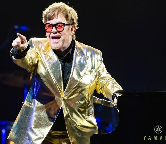 [VÍDEO] Elton John’s final show in the UK has the crowd moving