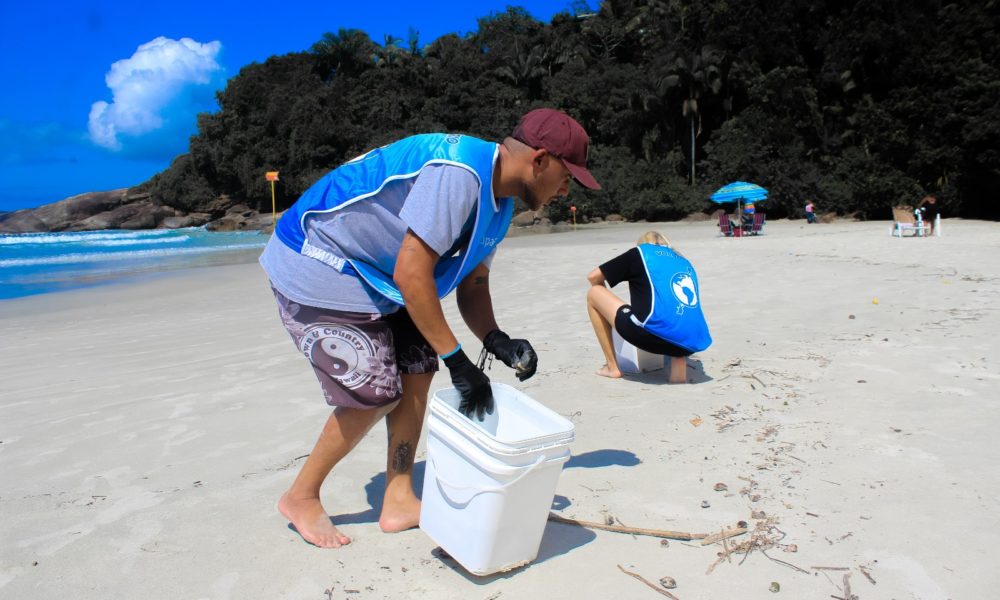 Ortobom Promove Mutirão De Limpeza Na Praia De Ipanema Em Parceria Com