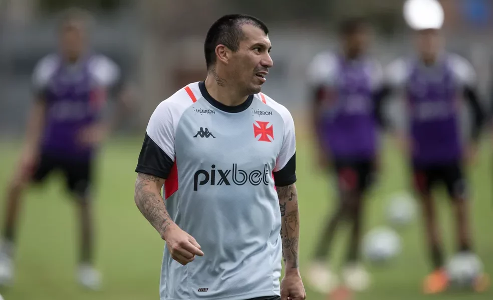 Vasco: Medel sofre amarelo e vai jogar contra o Cruzeiro - Papo na Colina -  Notícias do Vasco da Gama