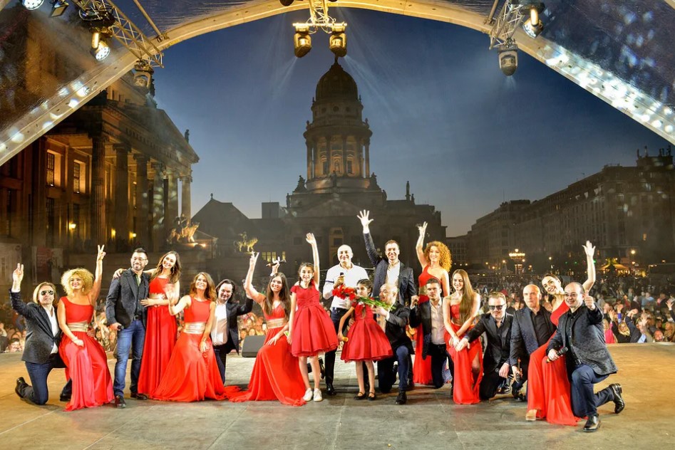 Praça Mauá recebe show gratuito do coro russo Turetsky & Sopranos