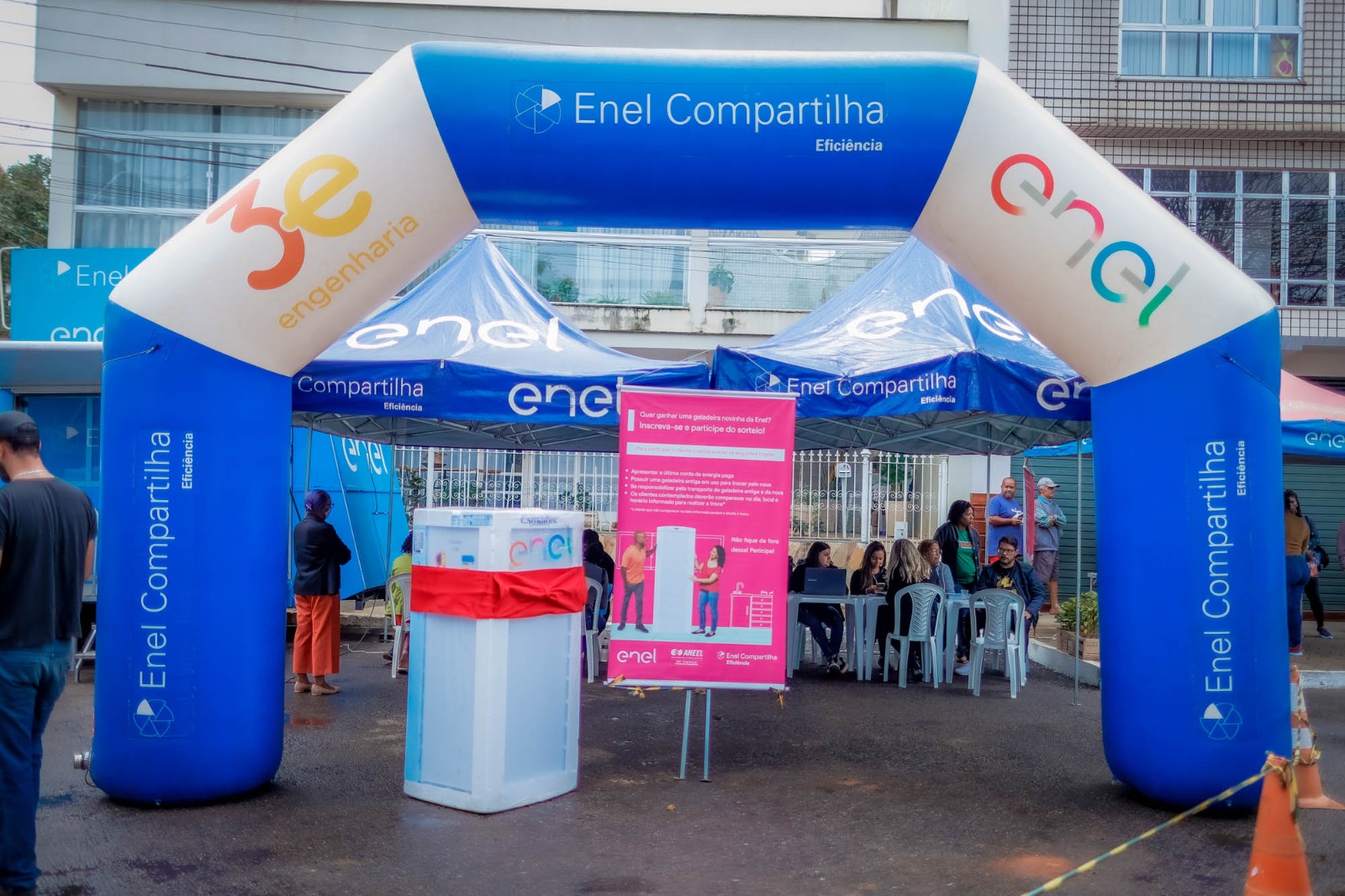 Enel promove troca de geladeiras durante visita do eMuseu do Esporte em Caxias (Foto: Divulgação)