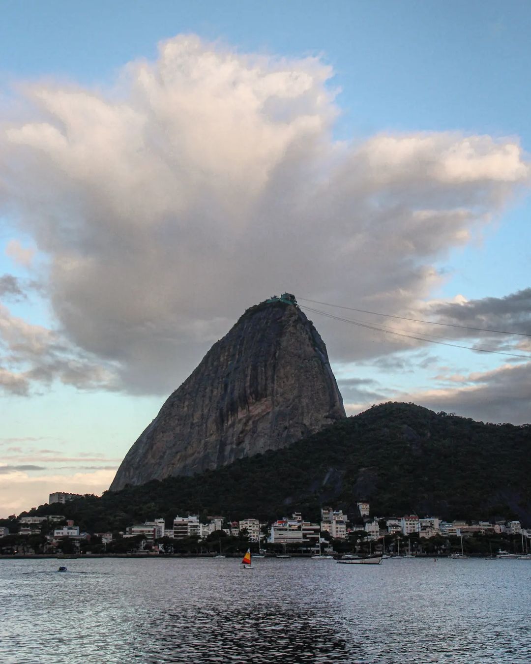 Veja a previsão do tempo para esta segunda, no Rio (Foto: @renatojustii/ Divulgação: COR)