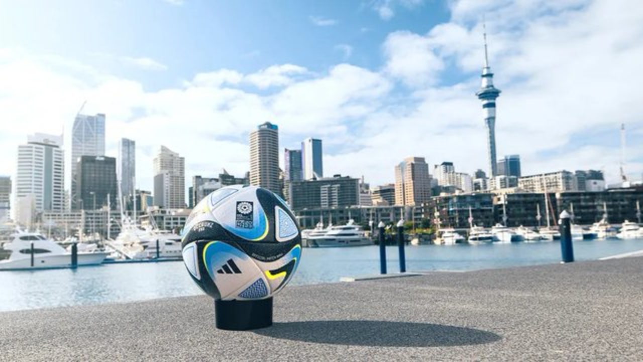 Amantes Do Futebol Feminino - Na manhã de estreia da Copa do Mundo, a  imprensa da Nova Zelândia noticia um tiroteio foi em Auckland. A cidade  recebe o primeiro jogo do Mundial