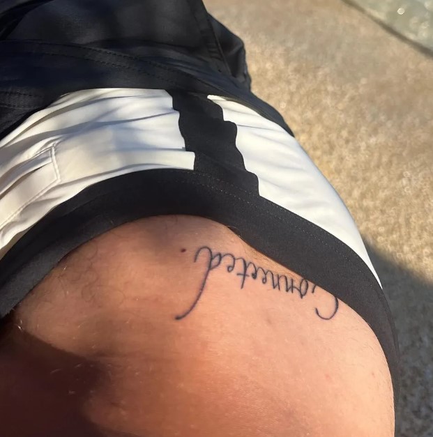 Tatuagem feita por Anitta em Simone Susinna