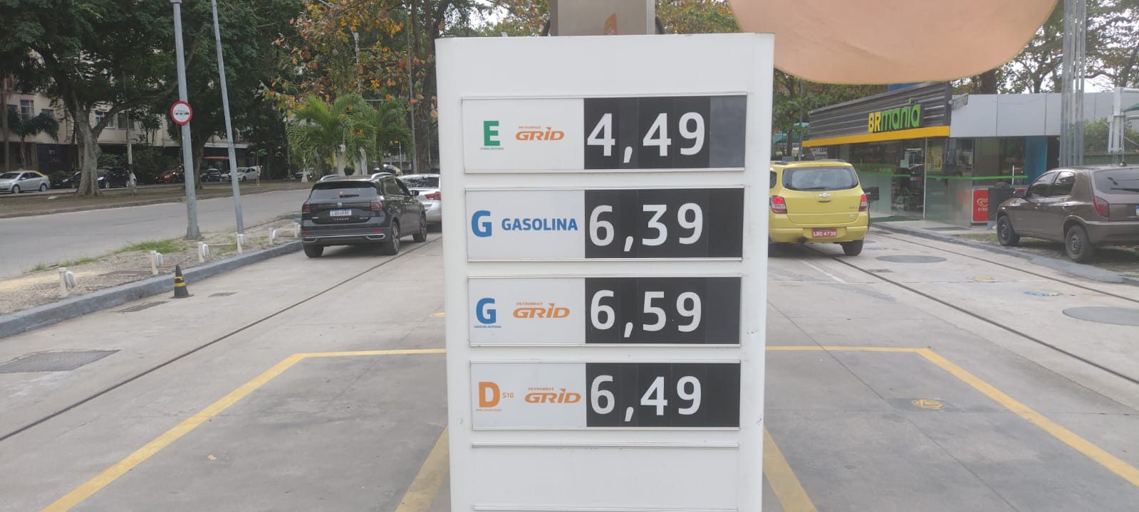 Gasolina fica mais cara em postos do Rio