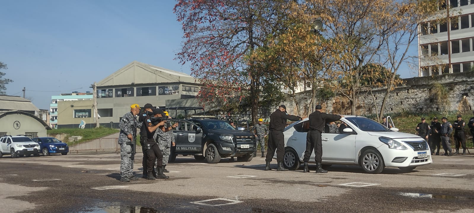 Treinamento para policiais envolvidos em ocorrências com mortes no RJ